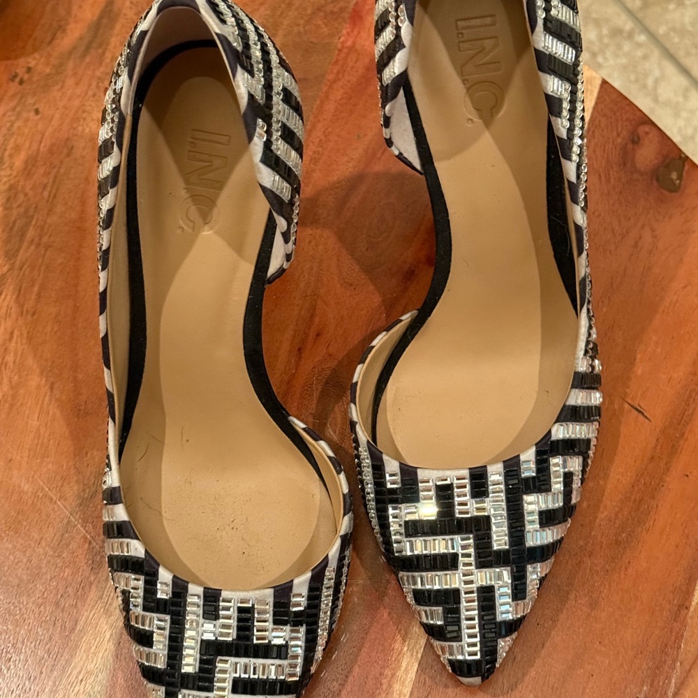 I.N.C. International “Maze” Elegant Black and White Heels - Picture 3 of 5
